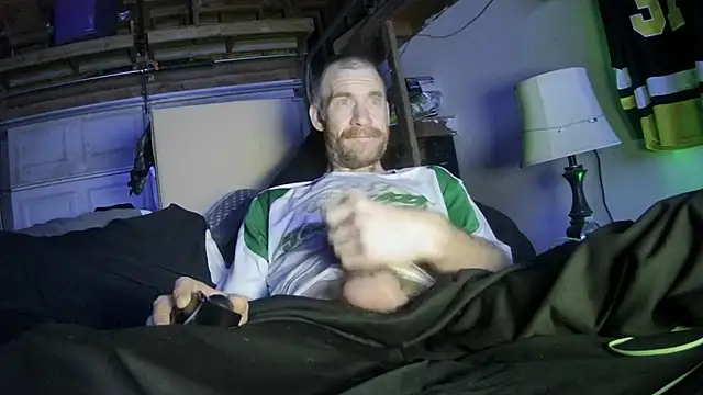 Snapshot of Tiggitytomociti chatting on 11-16-25, 01:28 Tiggitytomociti online show from 11-16-25, 01:28