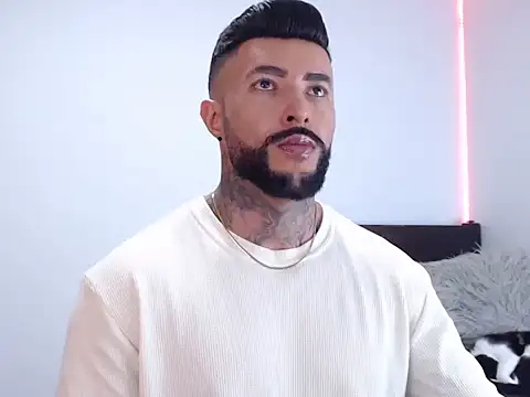 andrea de lucaa online show from 09-19-25, 02:24