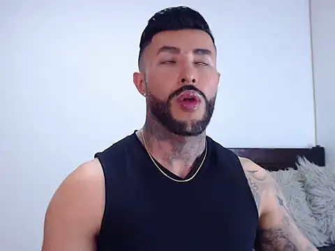 andrea de lucaa online show from 10-08-25, 04:21