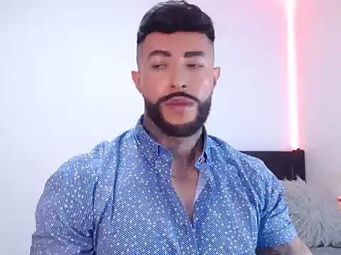 andrea de lucaa online show from 10-17-25, 03:42