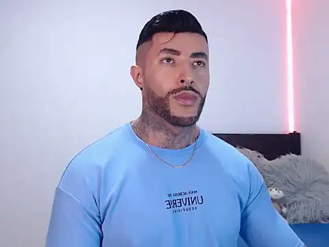 andrea de lucaa online show from 11-28-25, 01:30