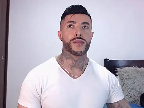 andrea de lucaa online show from 11-29-25, 04:37