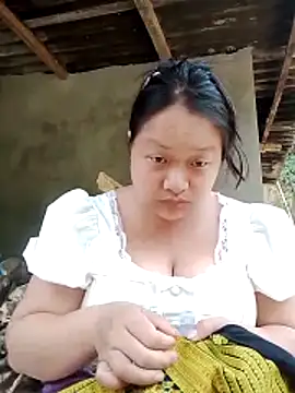 Snapshot of girl-babi chatting on 05-15-26, 11:45 girl-babi online show from 05-15-26, 11:45