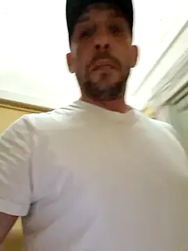 Snapshot of Valen_tinx19cm chatting on 03-10-26, 02:00 Valen tinx19cm online show from 03-10-26, 02:00