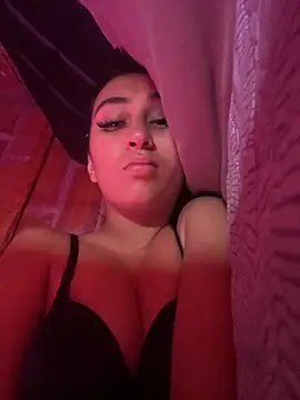 Snapshot of RAKEL37 chatting on 10-11-25, 03:32 RAKEL37 online show from 10-11-25, 03:32