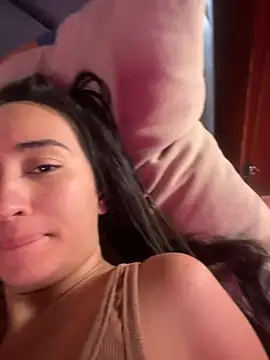 Snapshot of RAKEL37 chatting on 10-15-25, 03:01 RAKEL37 online show from 10-15-25, 03:01