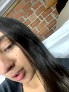 Snapshot of RAKEL37 chatting on 10-28-25, 03:21 RAKEL37 online show from 10-28-25, 03:21