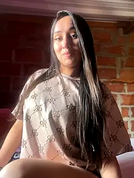 Snapshot of RAKEL37 chatting on 10-31-25, 07:15 RAKEL37 online show from 10-31-25, 07:15