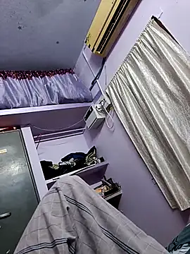 Snapshot of maddy3108 chatting on 09-27-25, 11:48 maddy3108 online show from 09-27-25, 11:48