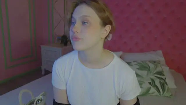 Snapshot of CaitlinSugar chatting on 05-25-26, 04:18 CaitlinSugar online show from 05-25-26, 04:18