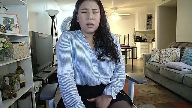 Snapshot of SHEILYN_ chatting on 10-07-25, 06:54 SHEILYN online show from 10-07-25, 06:54