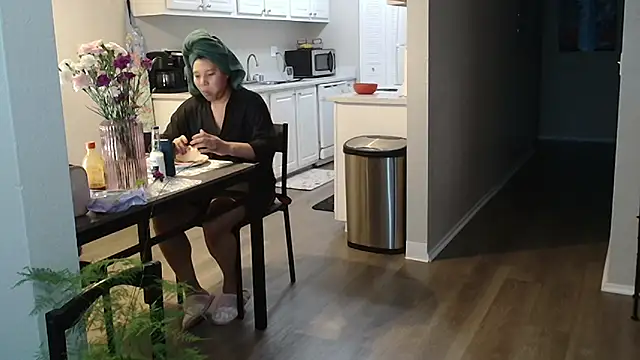 Snapshot of SHEILYN_ chatting on 10-16-25, 03:51 SHEILYN online show from 10-16-25, 03:51