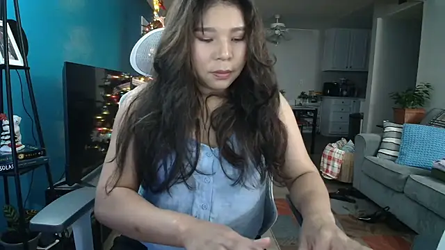 Snapshot of SHEILYN_ chatting on 11-18-25, 03:23 SHEILYN online show from 11-18-25, 03:23