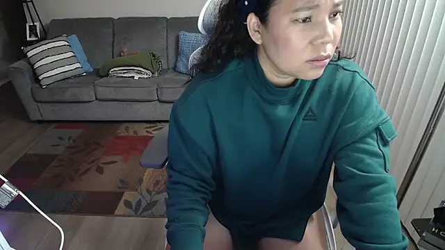 Snapshot of SHEILYN_ chatting on 11-26-25, 04:57 SHEILYN online show from 11-26-25, 04:57