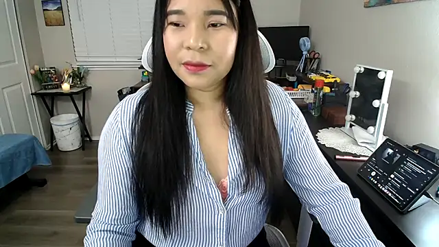 SHEILYN  online show from 04-07-26, 04:24