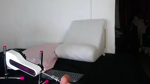 Amber09raiden online show from 10-17-25, 03:03