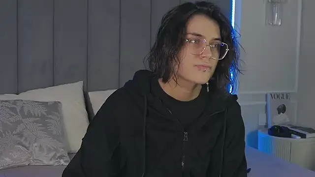 VioletAsh online show from 04-26-26, 04:32