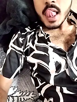 Snapshot of Hotyy_subhu chatting on 10-05-25, 02:15 Hotyy subhu online show from 10-05-25, 02:15