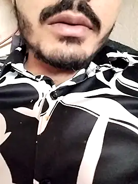 Snapshot of Hotyy_subhu chatting on 10-12-25, 03:00 Hotyy subhu online show from 10-12-25, 03:00