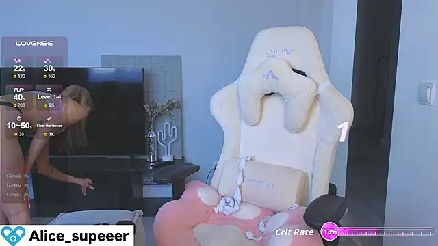 Snapshot of Alice_super_ chatting on 10-16-25, 06:14 Alice super online show from 10-16-25, 06:14