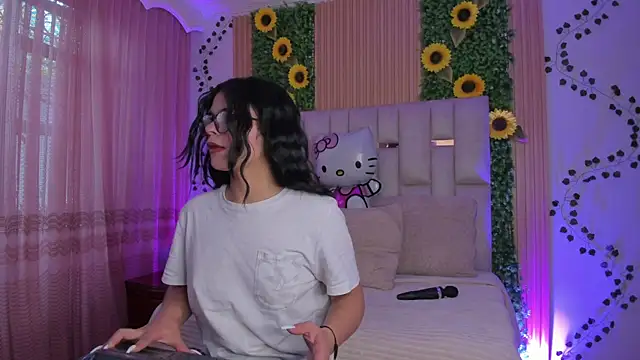 Snapshot of Jade_Nmm chatting on 09-11-25, 01:11 Jade Nmm online show from 09-11-25, 01:11