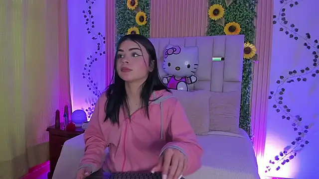 Snapshot of Jade_Nmm chatting on 10-01-25, 01:17 Jade Nmm online show from 10-01-25, 01:17