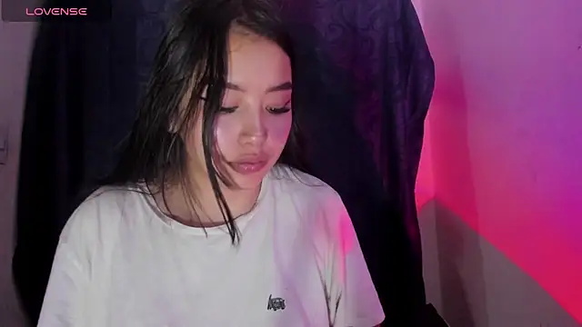 Snapshot of Viioleett_cum chatting on 12-05-25, 03:09 Viioleett cum online show from 12-05-25, 03:09