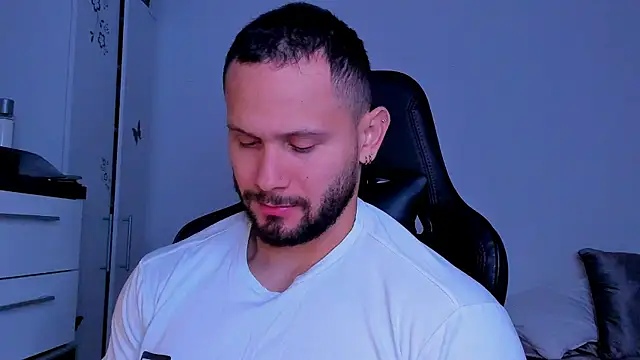 andrewcorey1 online show from 09-25-25, 05:11