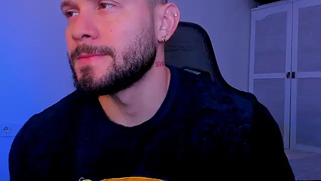 andrewcorey1 online show from 10-06-25, 05:16