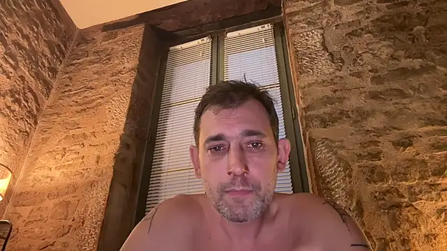 Snapshot of tamtamat46 chatting on 10-24-25, 05:09 tamtamat46 online show from 10-24-25, 05:09