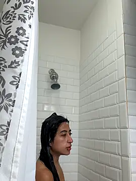 Snapshot of OwnedBySky chatting on 09-10-25, 01:16 OwnedBySky online show from 09-10-25, 01:16