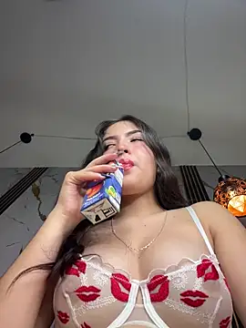 Snapshot of Gaby-Herrera chatting on 10-29-25, 08:21 Gaby-Herrera online show from 10-29-25, 08:21