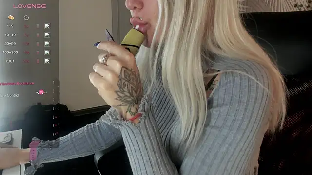 Kira Key online show from 11-18-25, 01:55