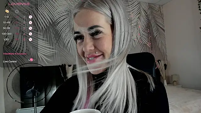 Kira Key online show from 03-01-26, 08:49