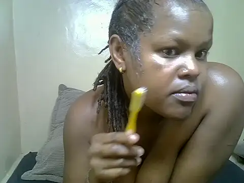 Snapshot of Brownslady_ chatting on 10-25-25, 06:02 Brownslady online show from 10-25-25, 06:02