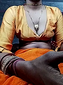 Snapshot of Hut_rotu_cute chatting on 12-04-25, 05:54 Hut rotu cute online show from 12-04-25, 05:54