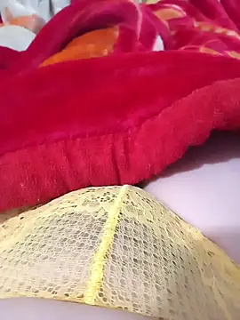 Snapshot of Thaohoa_love chatting on 12-17-25, 07:31 Thaohoa love online show from 12-17-25, 07:31