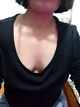 Snapshot of Thaohoa_love chatting on 01-07-26, 09:23 Thaohoa love online show from 01-07-26, 09:23