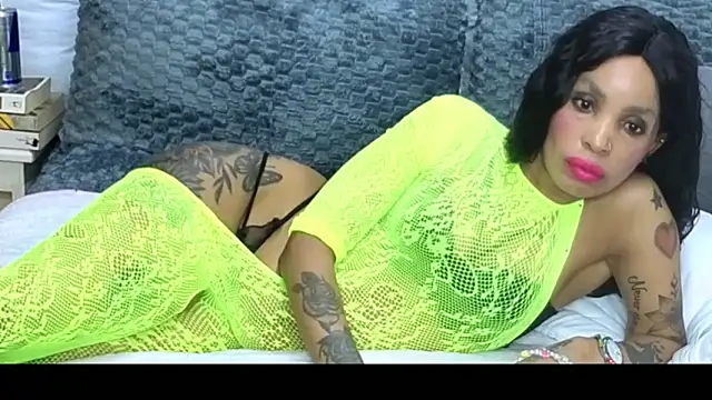 CaramelNatashaxx online show from 12-18-25, 04:24