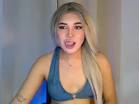 Snapshot of Onegreattransdiva chatting on 09-27-25, 02:16 Onegreattransdiva online show from 09-27-25, 02:16