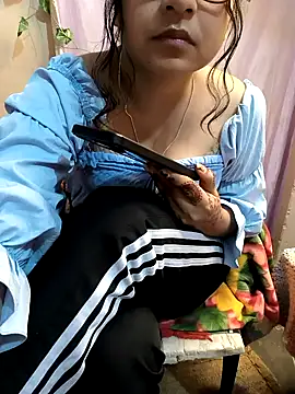 queenbuggi online show from 10-19-25, 07:47