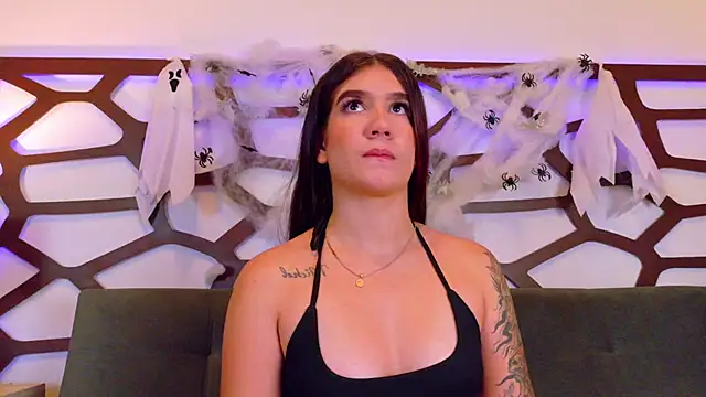 kloe bella online show from 10-27-25, 01:26