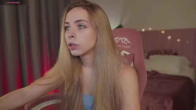 ShinyBarbie online show from 09-22-25, 05:53