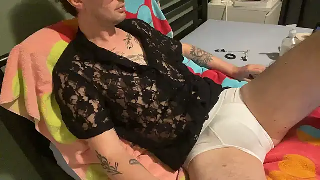 Snapshot of NoaTender chatting on 10-04-25, 01:31 NoaTender online show from 10-04-25, 01:31