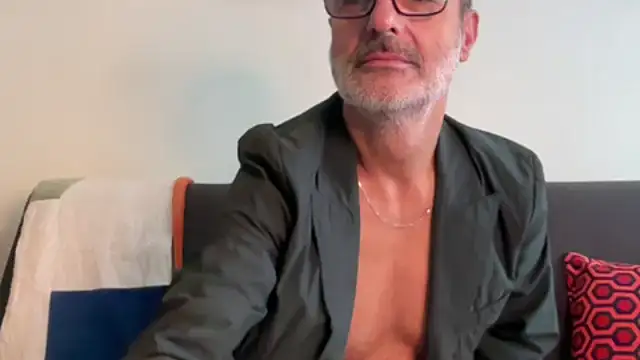 Snapshot of Milkywaymen chatting on 09-15-25, 12:49 Milkywaymen online show from 09-15-25, 12:49