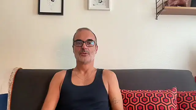 Snapshot of Milkywaymen chatting on 09-23-25, 01:25 Milkywaymen online show from 09-23-25, 01:25