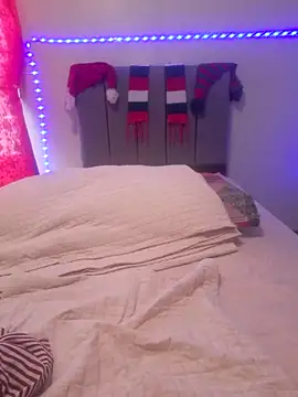 Snapshot of Vickysweeeettt chatting on 12-14-25, 06:56 Vickysweeeettt online show from 12-14-25, 06:56