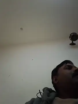 vardh033 online show from 11-16-25, 03:39