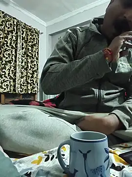 vardh033 online show from 11-17-25, 04:35