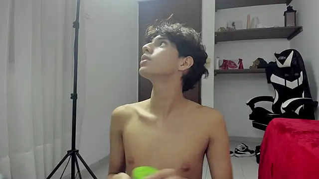 lightboy0 online show from 09-11-25, 03:23